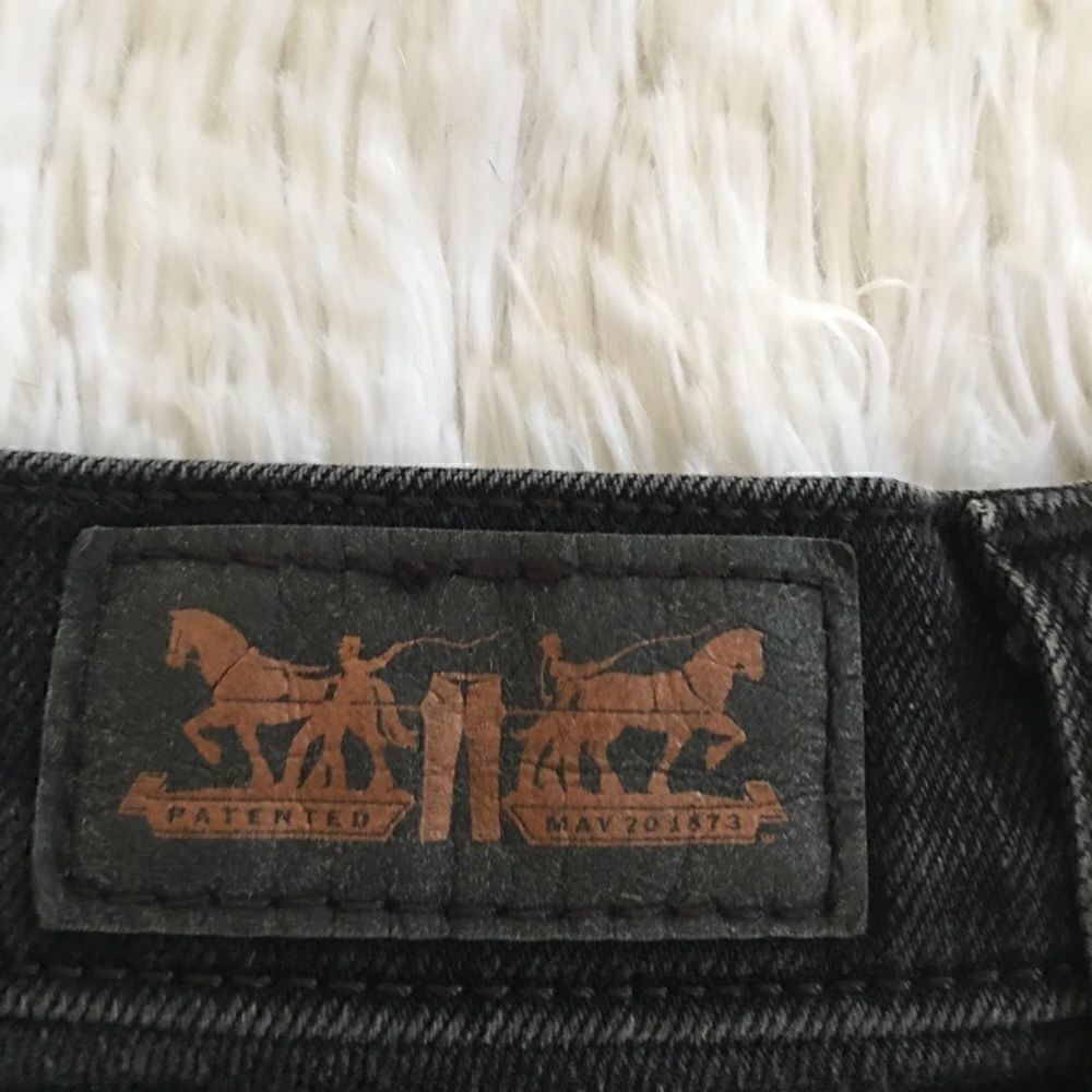 Levi’s Distressed fade short shorts stretch denim! Custom faded lettering - Picture 3 of 4